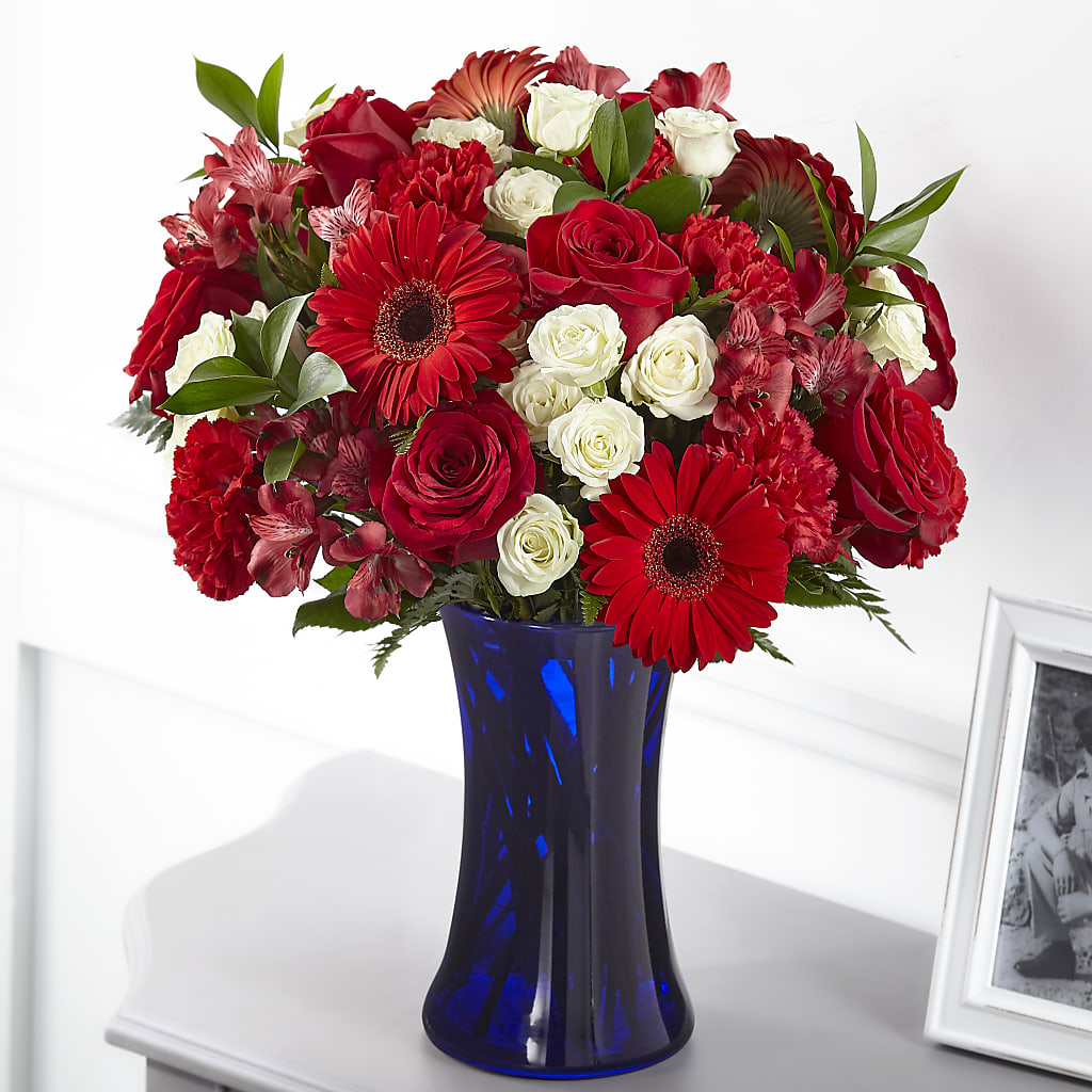 Hearts Embrace Bouquet – Lighthouse Florist And Custom Designs, Rochester NY