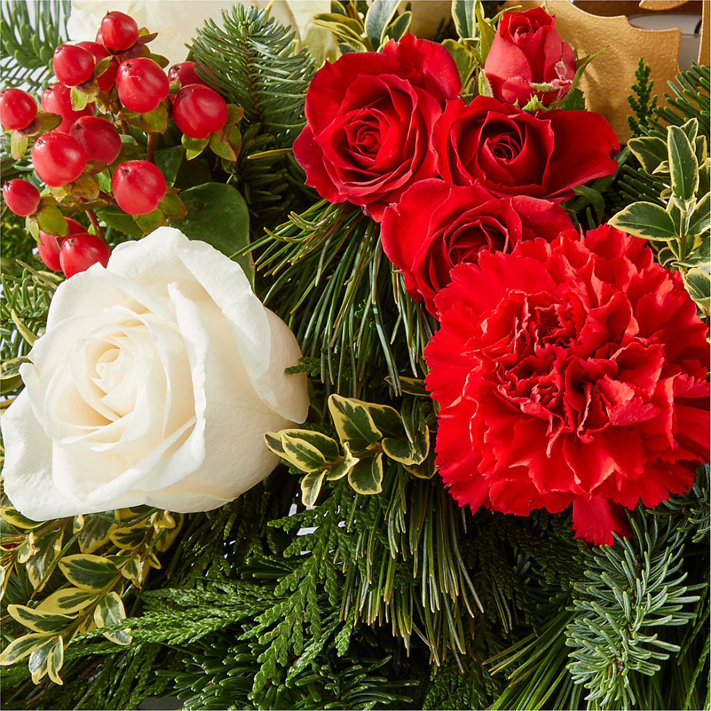 December Dreams Centerpiece –  Lighthouse Florist And Custom Designs, Rochester NY
