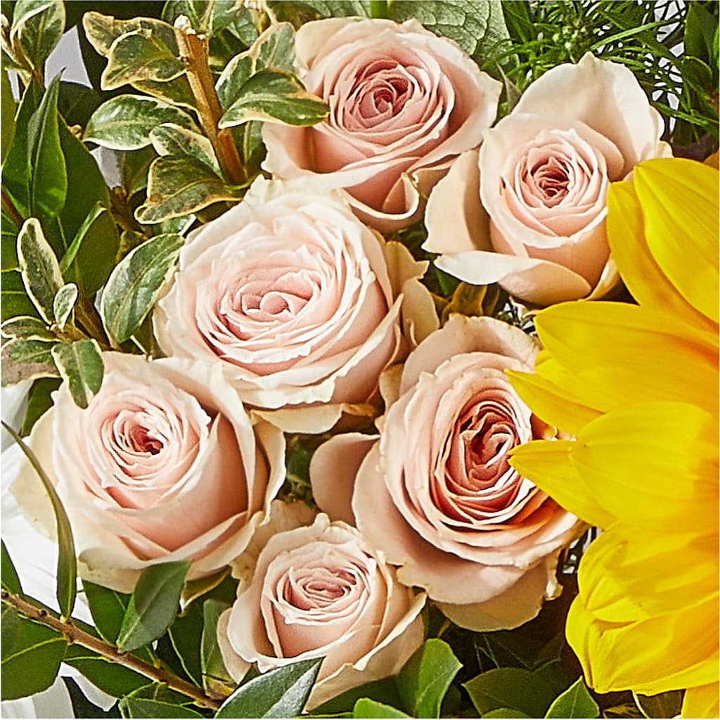 The Good Life Bouquet –  Lighthouse Florist And Custom Designs, Rochester NY