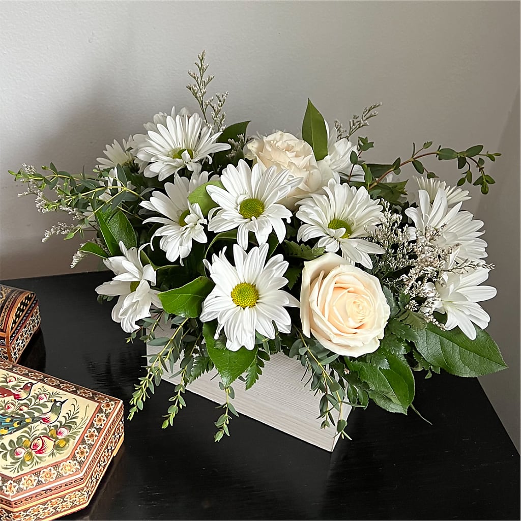 Fresh Linen Box Bouquet –  Lighthouse Florist And Custom Designs, Rochester NY