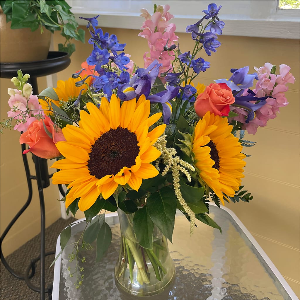 Rays of Life Bouquet –  Lighthouse Florist And Custom Designs, Rochester NY